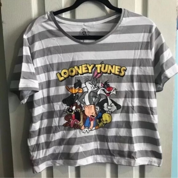 NEW Rue21 x Looney Tunes Graphic Tee - Picture 2 of 4
